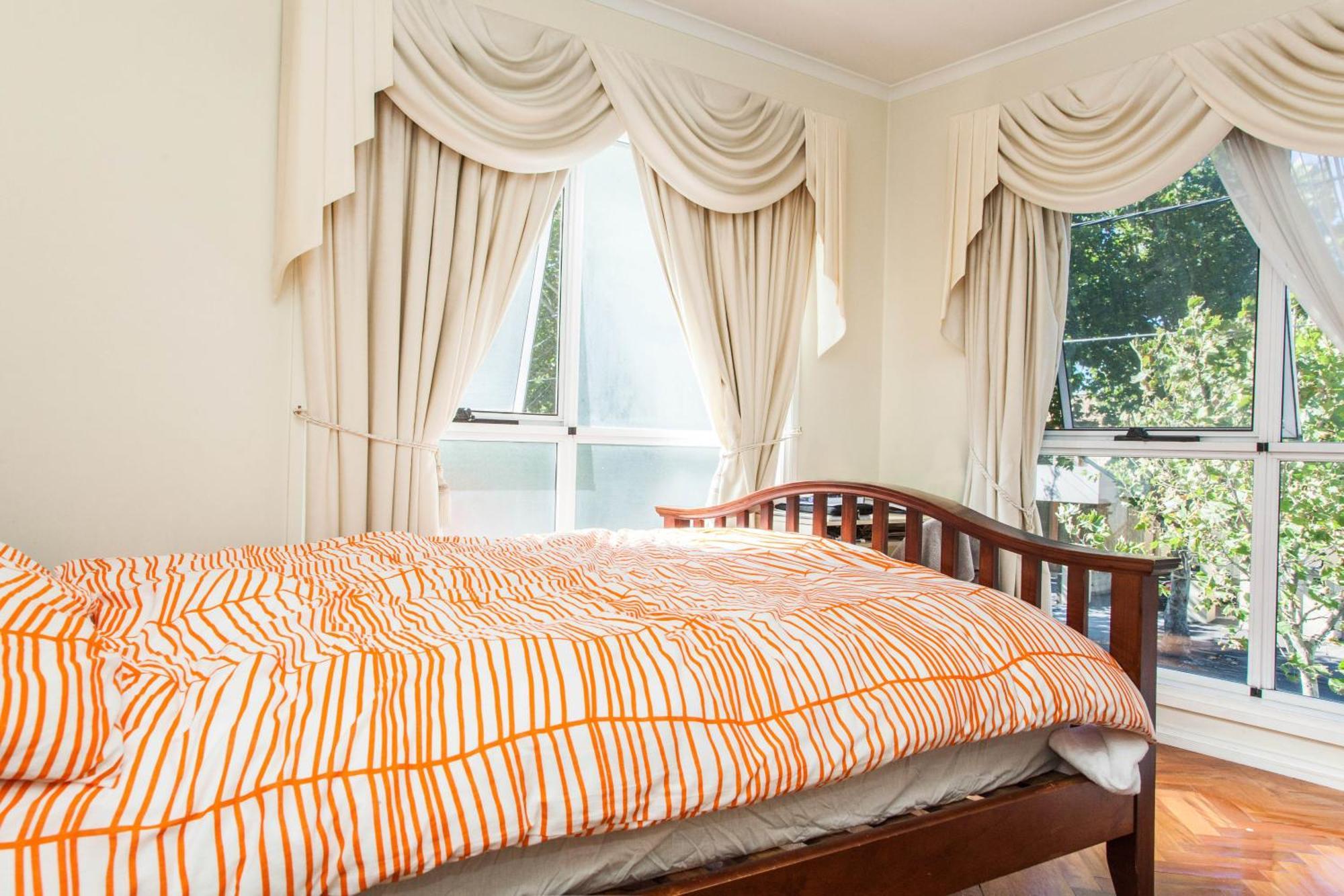 Abbotsford Private Rooms & Pods - 15 Charles Homestay Мелбърн Екстериор снимка