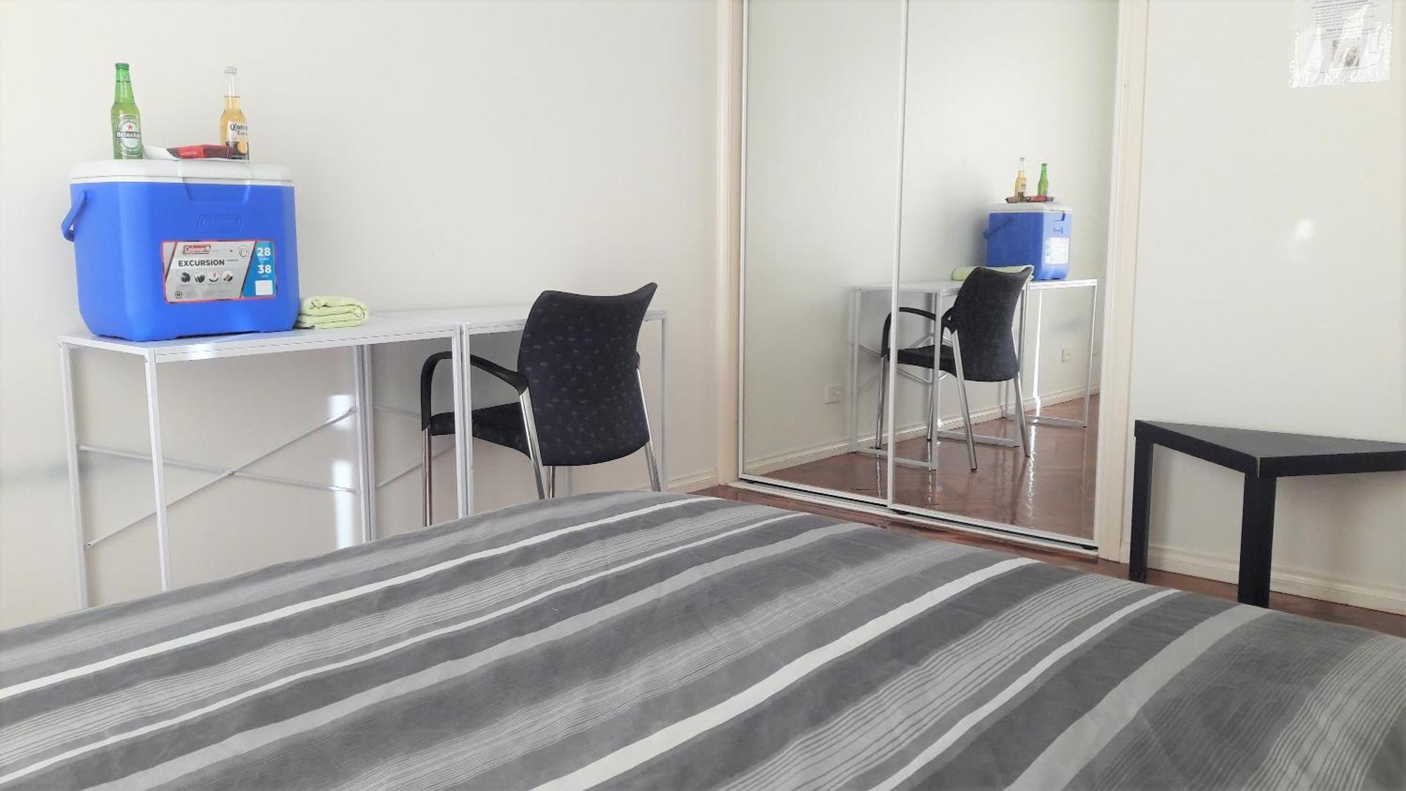 Abbotsford Private Rooms & Pods - 15 Charles Homestay Мелбърн Екстериор снимка