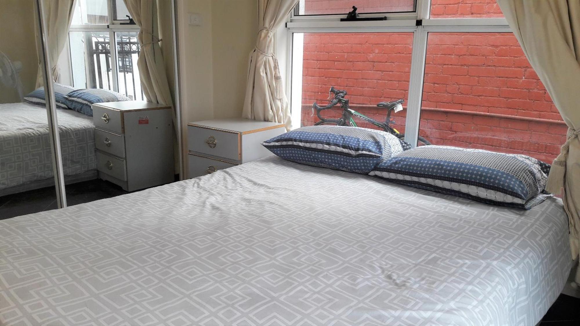 Abbotsford Private Rooms & Pods - 15 Charles Homestay Мелбърн Екстериор снимка