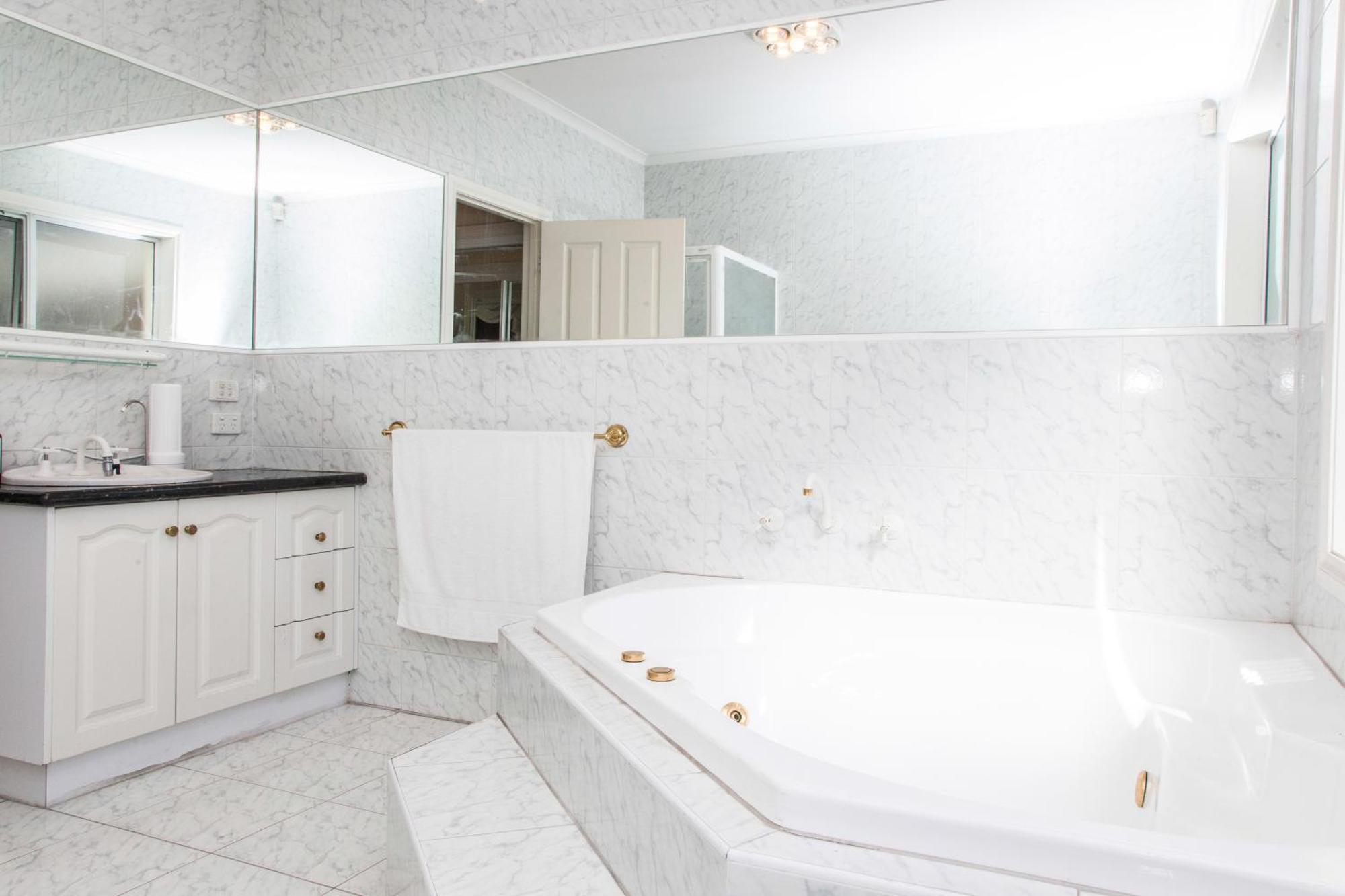 Abbotsford Private Rooms & Pods - 15 Charles Homestay Мелбърн Екстериор снимка