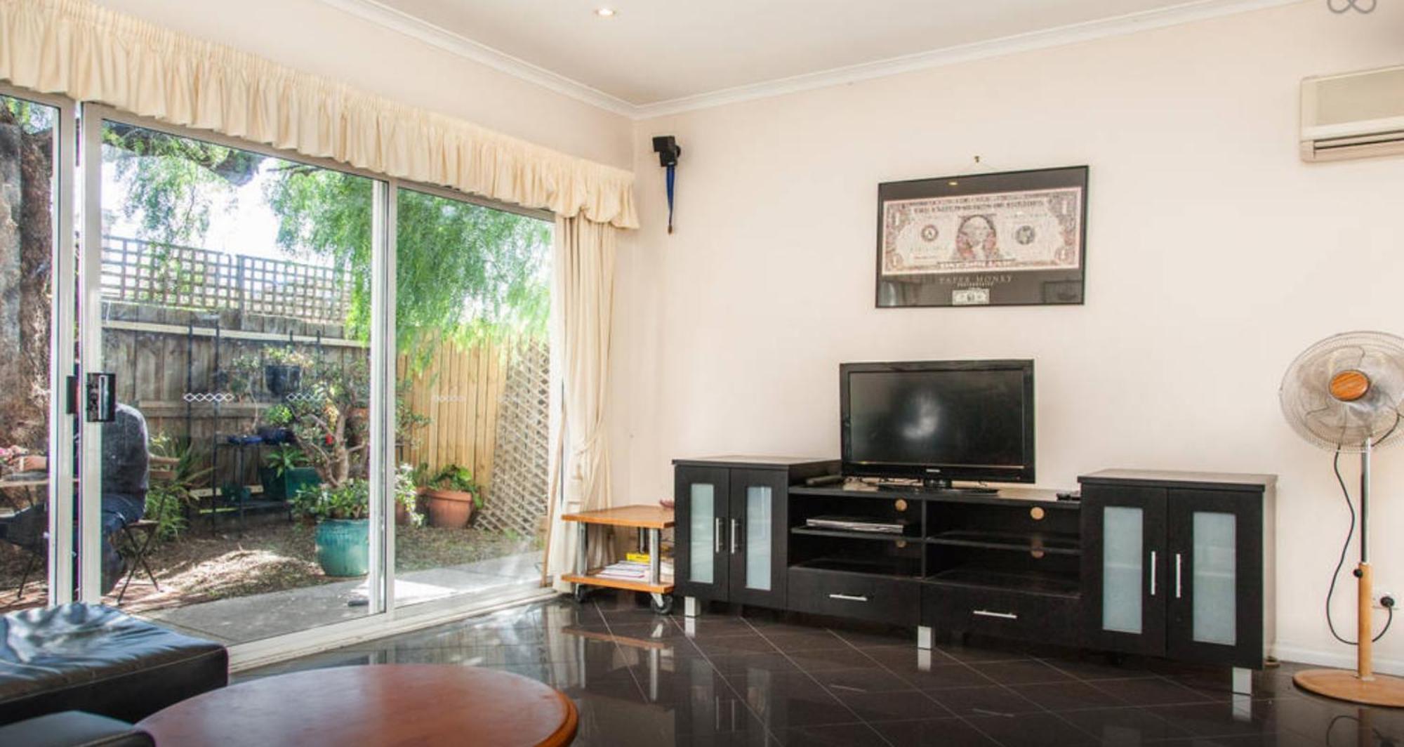 Abbotsford Private Rooms & Pods - 15 Charles Homestay Мелбърн Екстериор снимка